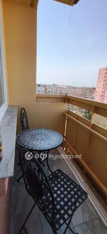 Eladó panellakás, Dunaújvárosban 39.9 M Ft, 2 szobás