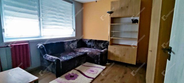 Kiadó panellakás, albérlet, Győrött 180 E Ft / hó, 2 szobás