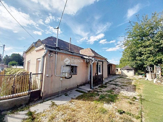 Eladó családi ház, Naszályon 35 M Ft, 3 szobás