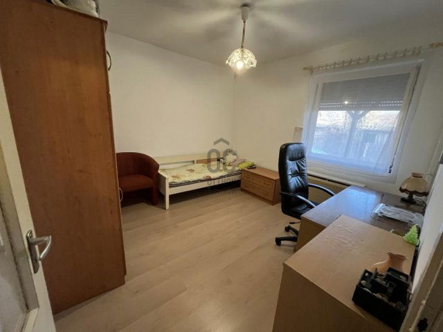 Eladó családi ház, Cegléden 27.5 M Ft, 2 szobás