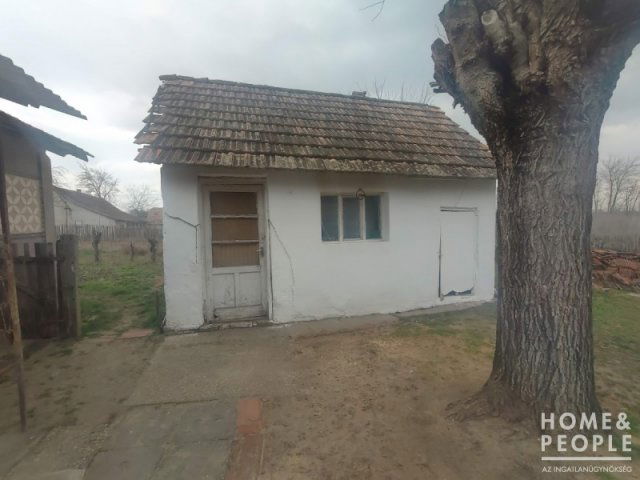 Eladó családi ház, Ásotthalmán 7.5 M Ft, 2+1 szobás