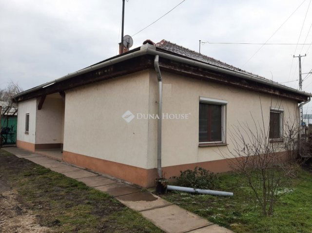 Eladó családi ház, Jászjákóhalmán 39.9 M Ft, 2+2 szobás