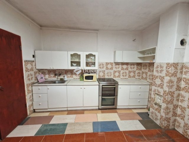 Eladó családi ház, Bissén 21.5 M Ft, 4 szobás