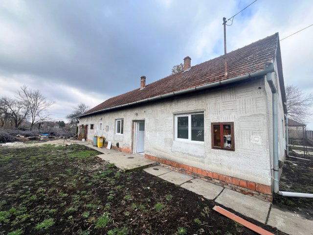 Eladó családi ház, Szabadkígyóson 29.99 M Ft, 2 szobás