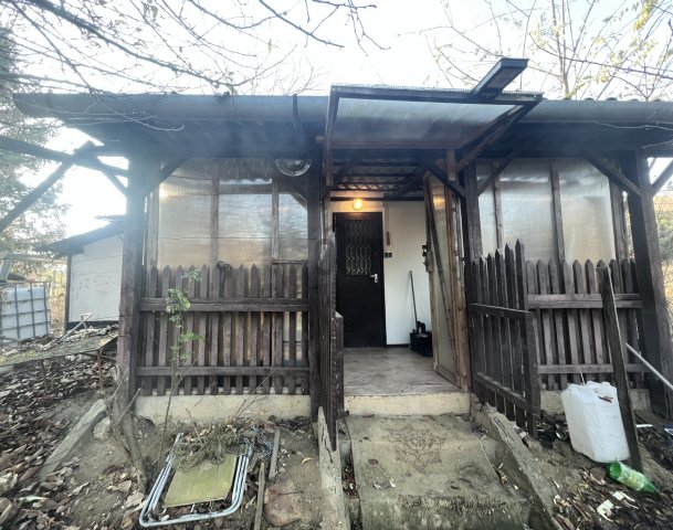 Eladó családi ház, Szekszárdon 8.5 M Ft, 1 szobás
