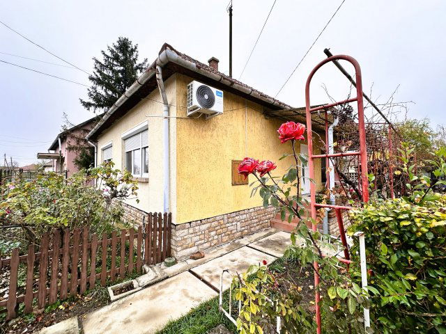 Eladó családi ház, Sarkadon 30 M Ft, 2 szobás