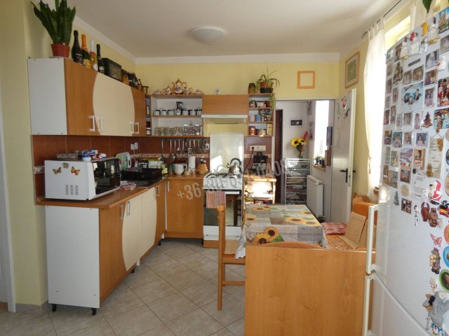 Eladó családi ház, Mogyoródon 86 M Ft, 3 szobás