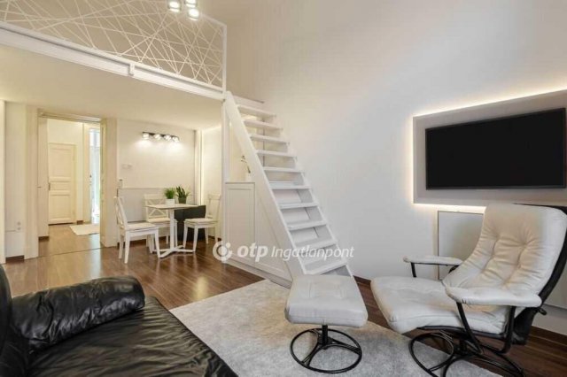 Eladó téglalakás, Budapesten, V. kerületben 84.7 M Ft, 1 szobás
