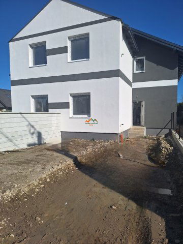 Eladó családi ház, Szigetszentmártonban 69.9 M Ft, 4 szobás