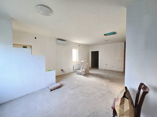 Eladó családi ház, Érden 86 M Ft, 2 szobás