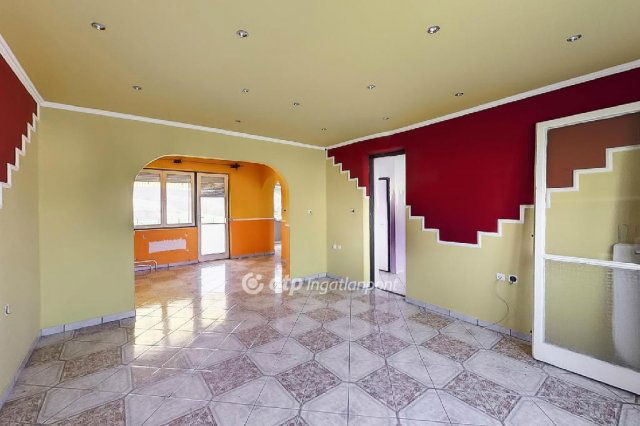 Eladó ikerház, Szajlán 18 M Ft, 4 szobás / költözzbe.hu