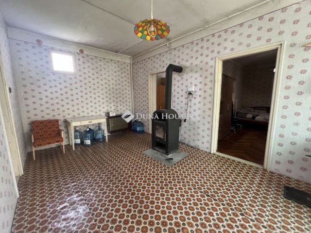 Eladó családi ház, Kisteleken 42.5 M Ft, 2 szobás