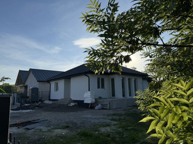 Eladó családi ház, Mányon 62 M Ft, 3 szobás