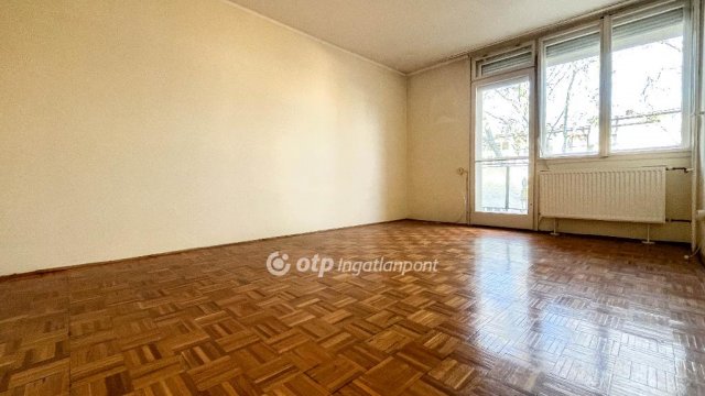 Eladó téglalakás, Győrött 49.6 M Ft, 1 szobás