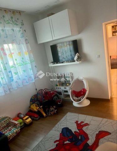 Eladó családi ház, Esztergomban 85 M Ft, 4 szobás