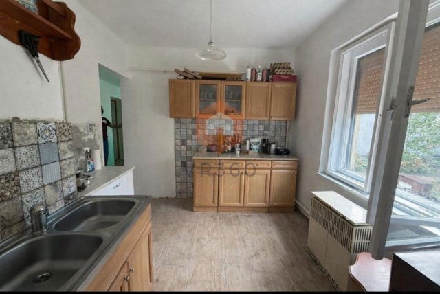 Kiadó családi ház, albérlet, Pécsett 180 E Ft / hó, 2 szobás