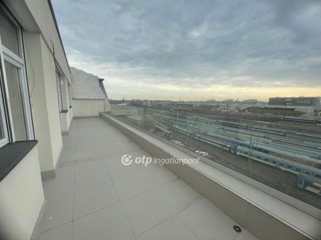 Eladó téglalakás, Budapesten, VII. kerületben 101.38 M Ft