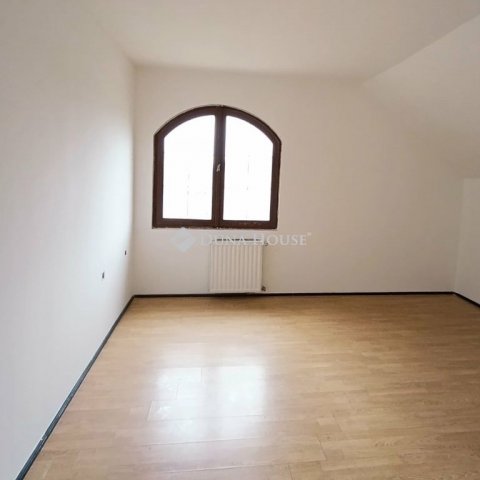 Eladó családi ház, Sándorfalván 110 M Ft, 4 szobás