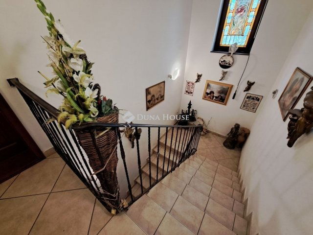 Eladó ikerház, Telkin 150 M Ft, 8 szobás / költözzbe.hu