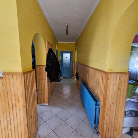 Eladó családi ház, Oroszlányban 69 M Ft, 3+1 szobás