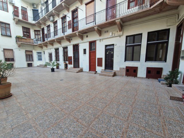 Kiadó téglalakás, albérlet, Budapesten, VI. kerületben