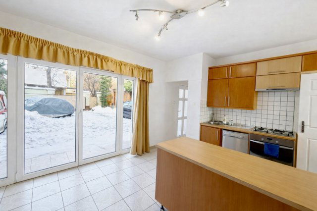 Eladó téglalakás, Budapesten, III. kerületben, Tímár utcában