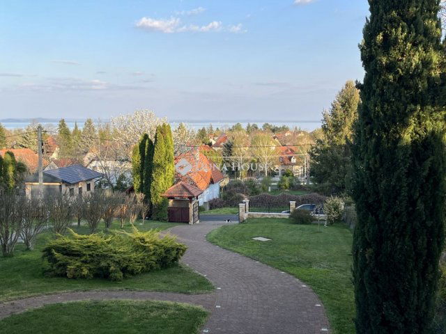 Eladó családi ház, Balatongyörökön 215 M Ft, 5 szobás