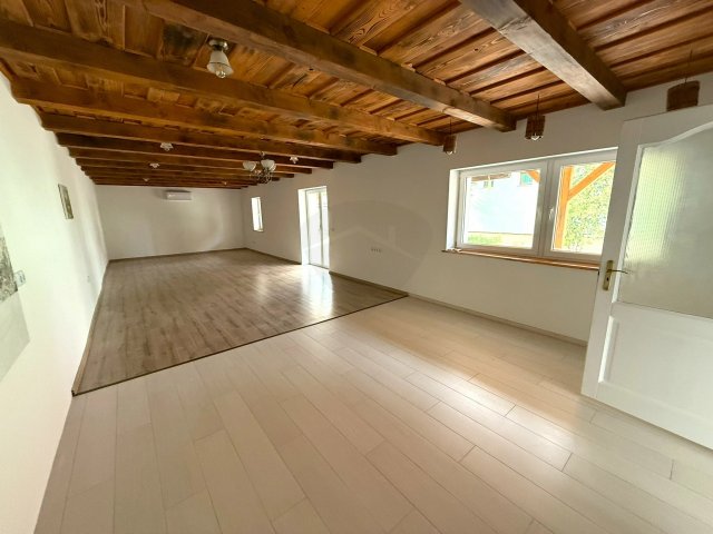 Eladó családi ház, Vértesbogláron 64.9 M Ft, 1 szobás