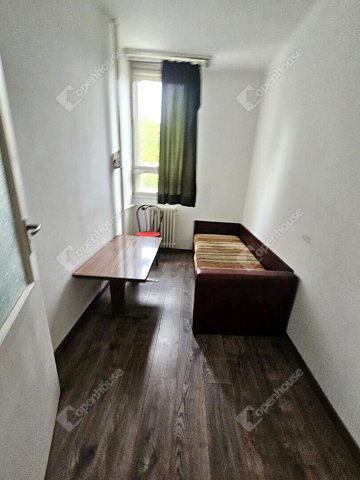 Eladó téglalakás, Tatabányán 35 M Ft, 2 szobás