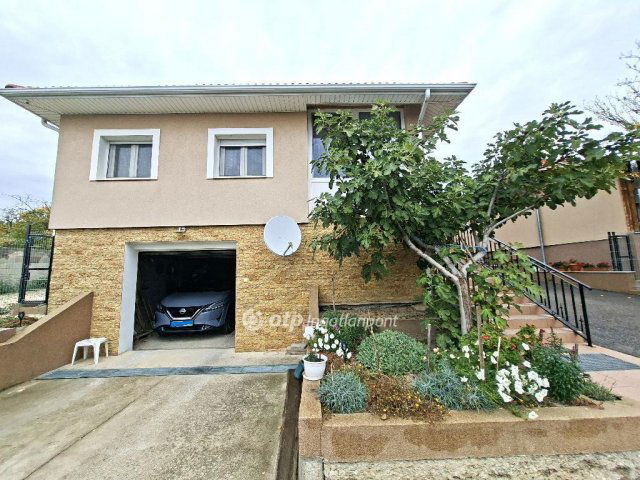 Eladó családi ház, Martonvásáron 120 M Ft, 3 szobás