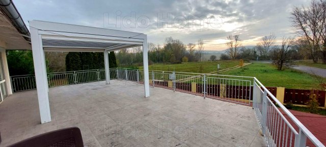 Eladó nyaraló, Balatonszárszón 109 M Ft, 2 szobás