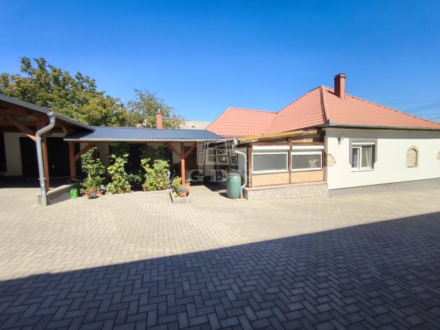 Eladó családi ház, Zalaapátin 65 M Ft, 3 szobás