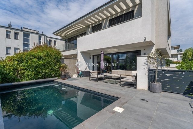 Eladó ikerház, Budapesten, XI. kerületben 370 M Ft, 1 szobás