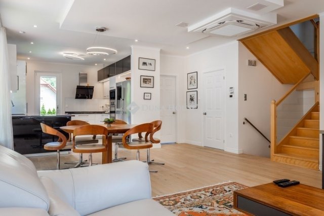 Eladó ikerház, Budapesten, II. kerületben 329 M Ft, 7 szobás