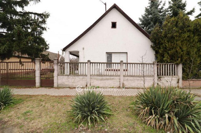 Eladó családi ház, Taksonyon 44.5 M Ft, 2 szobás