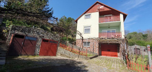 Eladó családi ház, Badacsonytomajon 134.9 M Ft, 4+1 szobás