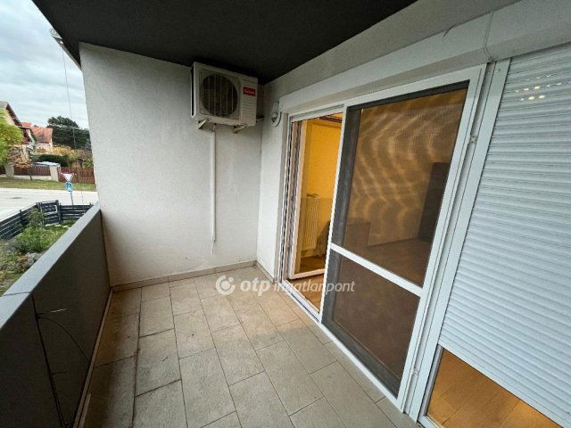 Eladó téglalakás, Vámosszabadin 45.99 M Ft, 1 szobás