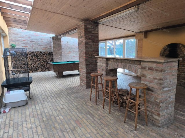 Eladó családi ház, Szolnokon 110 M Ft, 3 szobás