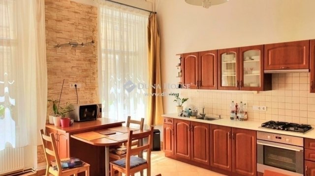 Eladó téglalakás, Budapesten, VI. kerületben 115 M Ft, 3 szobás