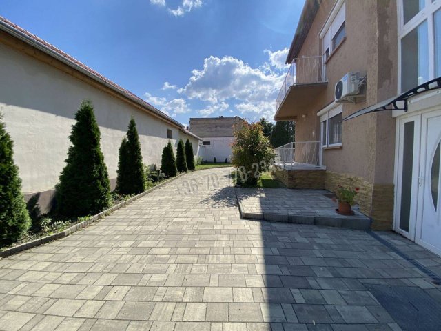 Eladó családi ház, Békéscsabán, Leiningen utcában 109 M Ft