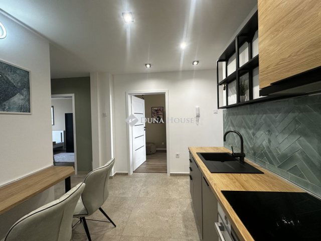 Eladó panellakás, Pécsett, Bajcsy-Zsilinszky utcában 67.9 M Ft