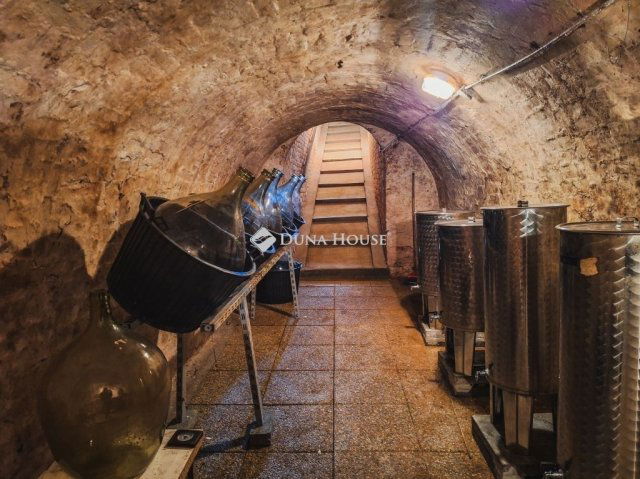 Eladó mezogazdasagi ingatlan, Monoron 9.9 M Ft