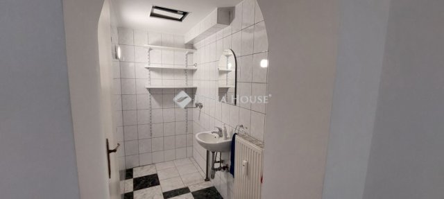 Eladó üzlethelyiség, Tatabányán 25.9 M Ft