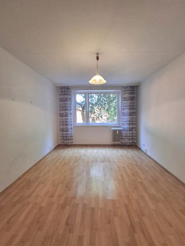 Eladó panellakás, Debrecenben 56.5 M Ft, 2 szobás