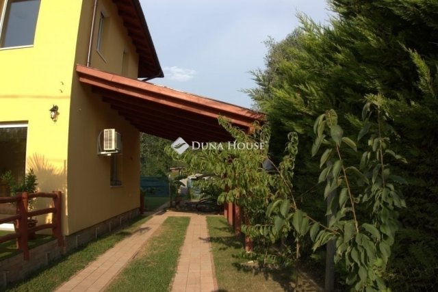 Eladó családi ház, Kiskunlacházán 139.9 M Ft, 2 szobás