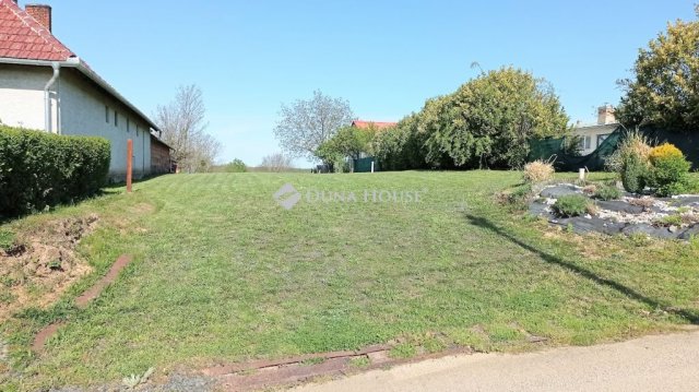 Eladó telek, Csonkahegyháton 9.9 M Ft / költözzbe.hu