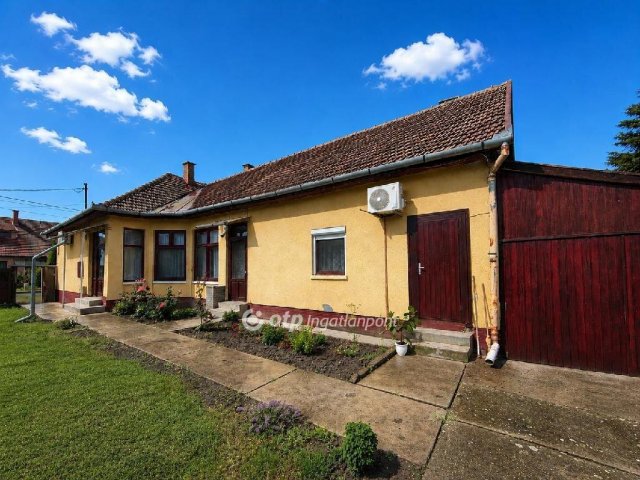 Eladó családi ház, Gyulán 42 M Ft, 3 szobás