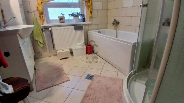 Eladó családi ház, Monoron 105 M Ft, 5 szobás