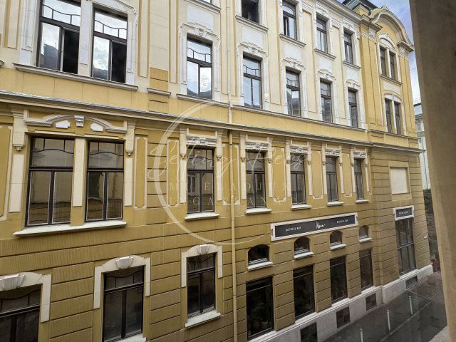 Eladó téglalakás, Pécsett, Városház közben 56 M Ft, 2 szobás