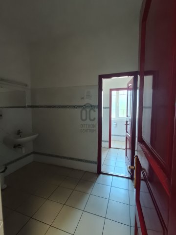 Kiadó iroda, Mohácson 126 E Ft / hó / költözzbe.hu